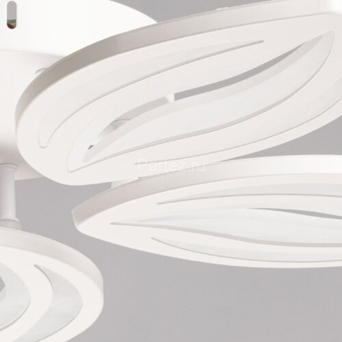 Потолочная люстра DeMarkt 424018405